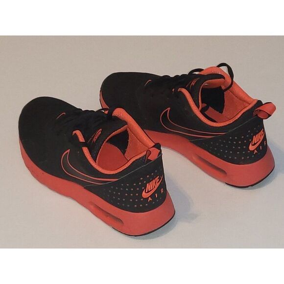 Nike Air Max Tavas Sneakers Youth Sz 4 845112-001 Running Black, Pink Athleisure - Picture 2 of 8